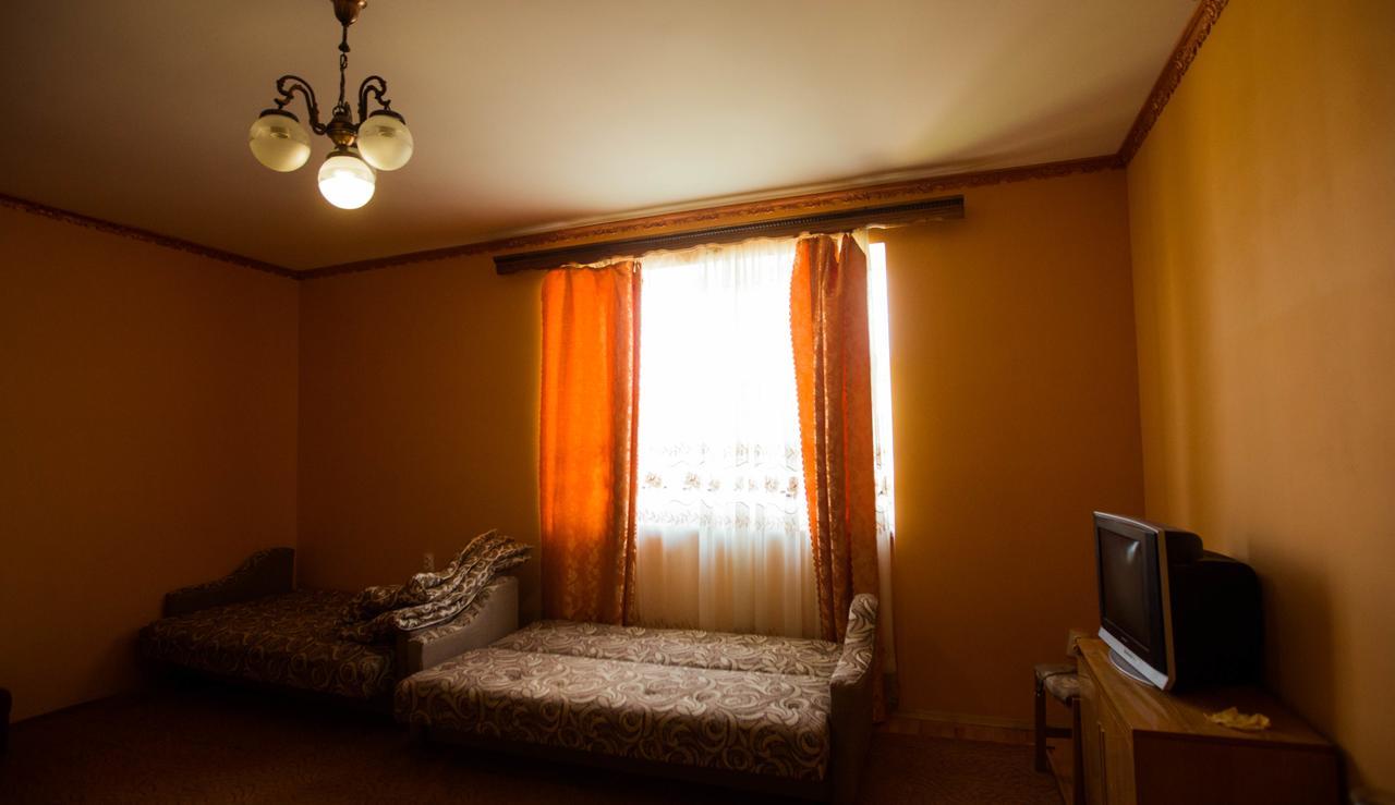 Guest House In Drachino Svaljava Exteriér fotografie